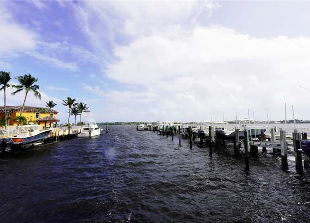 Property at 123 Harbors Way, Boynton Beach, FL 33435, 3 beds, 2.5 baths
