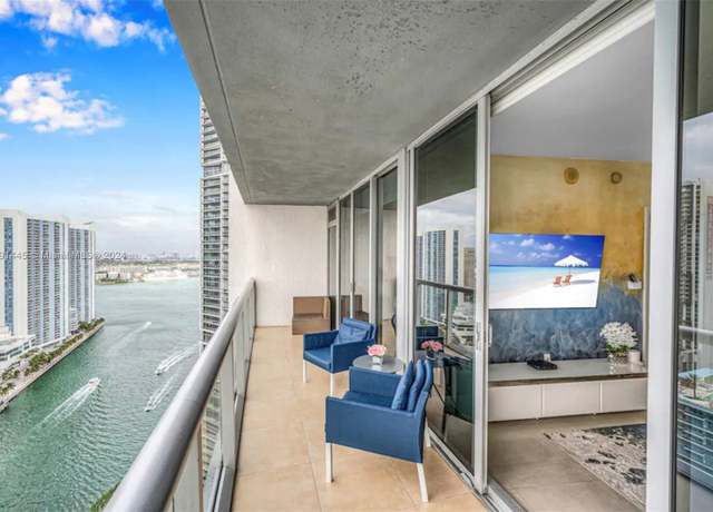 Property at 485 Brickell Ave #3203, Miami, FL 33131, 1 bed, 1 bath