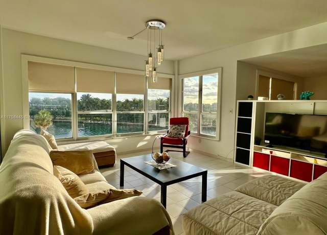 Property at 9102 W Bay Harbor Dr Unit 4-C, Bay Harbor Islands, FL 33154, 1 bed, 1.5 baths