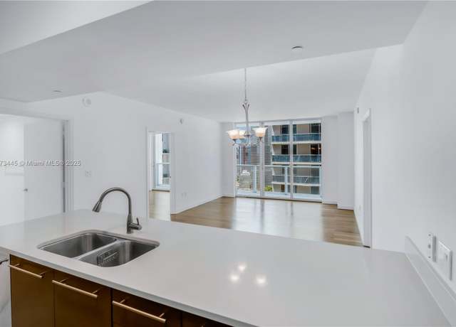 Property at 55 SE 6th St #3503, Miami, FL 33131, 2 beds, 2 baths