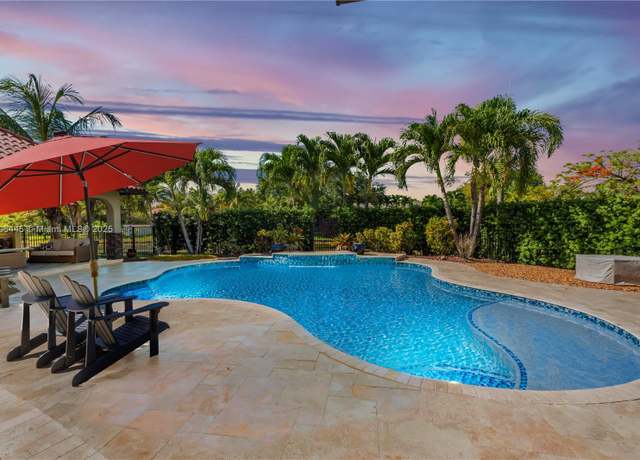Property at 11915 Green Oak Dr, Davie, FL 33330, 6 beds, 4 baths