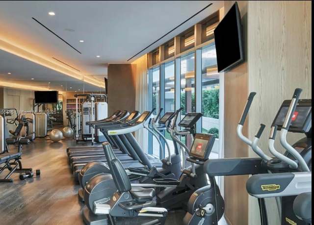 Property at 801 S Miami Ave #2503, Miami, FL 33130, 1 bed, 2 baths