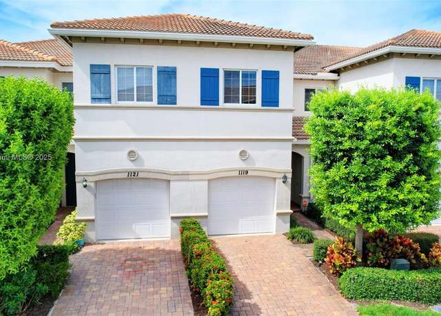 Property at 1119 Vermilion Dr, Lake Worth, FL 33461, 3 beds, 2.5 baths