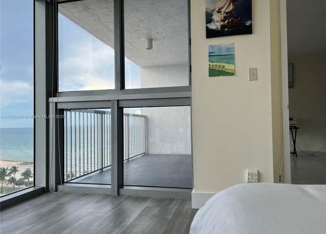 Property at 2655 Collins Ave #1405, Miami Beach, FL 33140, 2 beds, 1.5 baths