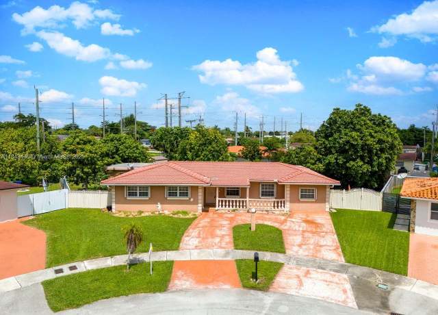 Property at 9433 SW 17th St, Miami, FL 33165, 4 beds, 3 baths
