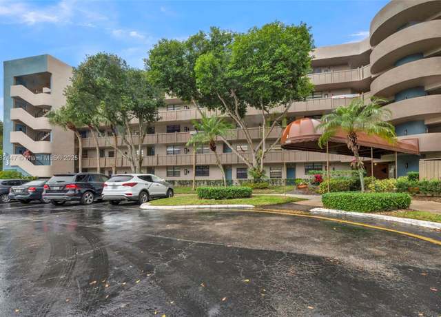 Property at 1100 Colony Point Cir #119, Pembroke Pines, FL 33026, 1 bed, 2 baths