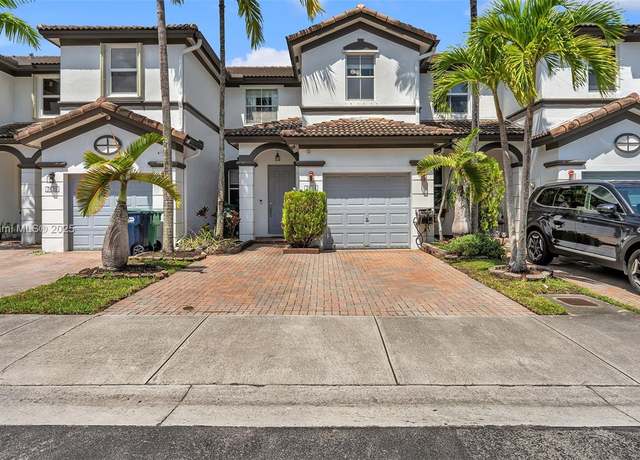 Property at 7634 NW 114th Path, Doral, FL 33178, 3 beds, 2.5 baths