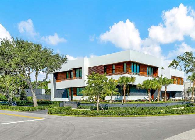 Property at 9860 NE 5th Avenue Rd, Miami Shores, FL 33138, 6 beds, 7.5 baths