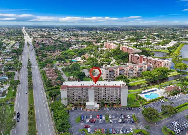 Property at 14475 Strathmore Ln #305, Delray Beach, FL 33446, 2 beds, 2 baths