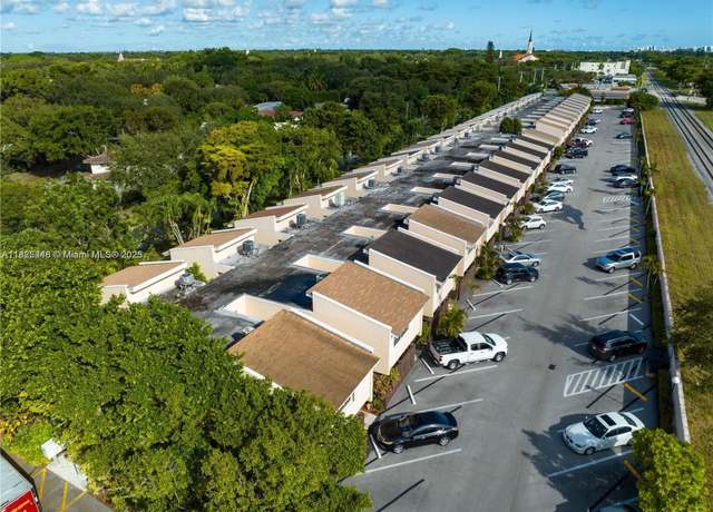 Property at 8943 NE 4th Ave Rd #8943, Miami Shores, FL 33138, 3 beds, 2.5 baths