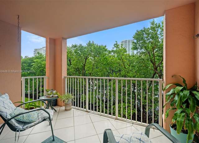 Property at 19999 E Country Club Dr #1208, Aventura, FL 33180, 3 beds, 2 baths