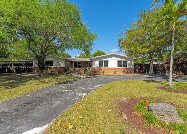Property at 17554 SW 85th Ave, Palmetto Bay, FL 33157, 4 beds, 3 baths