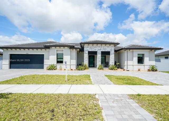 Property at 19080 SW 133 Ct, Miami, FL 33177, 5 beds, 4.5 baths