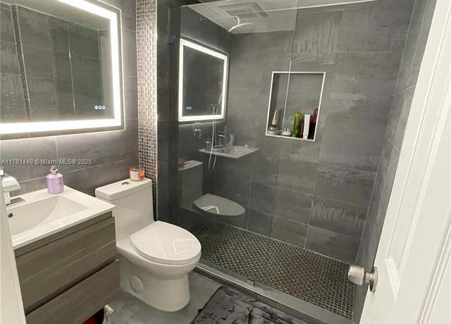 Property at 112 Royal Park Dr Unit 2G, Oakland Park, FL 33309, 2 beds, 2 baths