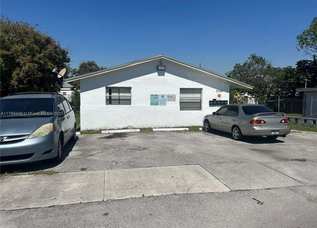 Property at 3705 SW 13th Ct, Fort Lauderdale, FL 33312, 9 beds, 11 baths