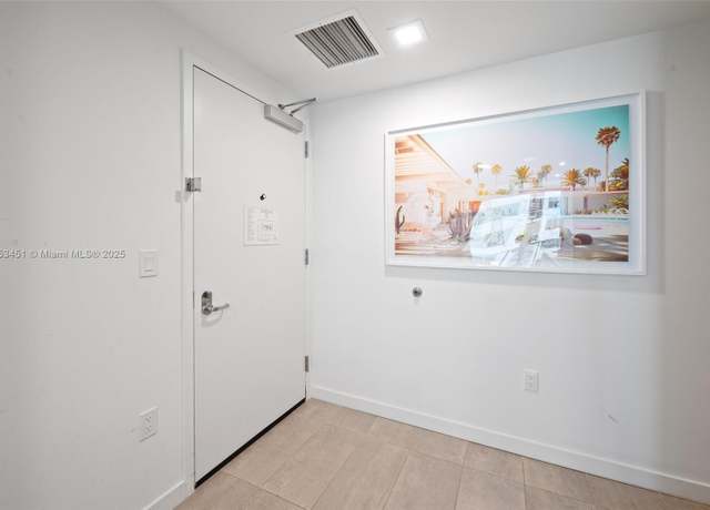 Property at 227 NE 2nd St #2113, Miami, FL 33132, 1 bath