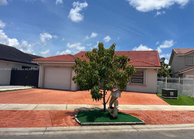 Property at 15257 SW 57th St, Miami, FL 33193, 3 beds, 3 baths