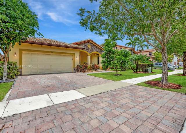 Property at 132 SE 36th Ave, Homestead, FL 33033, 3 beds, 2 baths