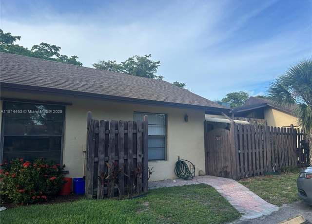 Property at 110 Gate Rd Unit 2-64, Hollywood, FL 33024, 2 beds, 2 baths