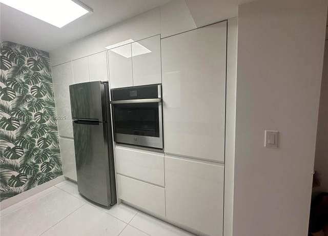 Property at 20225 NE 34 St #1022, Aventura, FL 33180, 2 beds, 2 baths