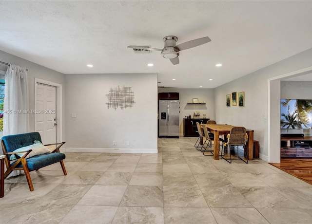 Property at 1083 SW 25th Pl, Boynton Beach, FL 33426, 3 beds, 2 baths
