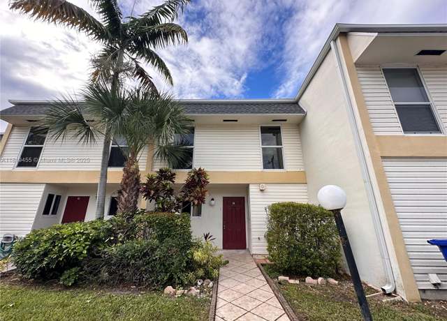 Property at 3321 Raleigh St Unit 3H, Hollywood, FL 33021, 3 beds, 3 baths