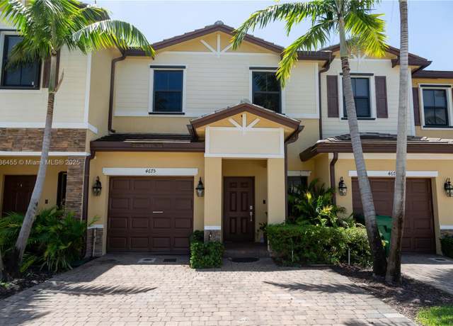 Property at 4675 Santa Cruz Way, Davie, FL 33314, 3 beds, 2.5 baths