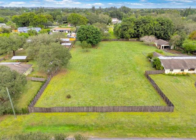 Property at 23 SW St, Davie, FL 33325