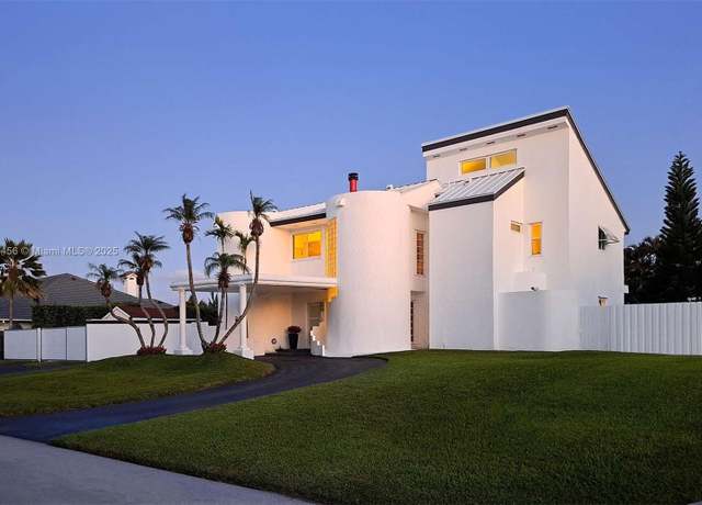Property at 10302 SW 144th St, Miami, FL 33176, 4 beds, 3 baths