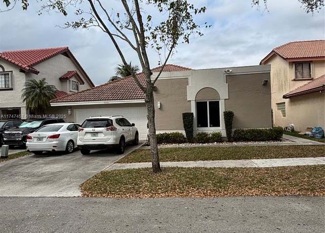 Property at 9501 NW 18th Mnr, Plantation, FL 33322, 3 beds, 2 baths