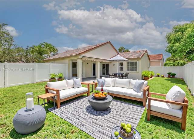 Property at 922 Falling Water Rd, Weston, FL 33326, 3 beds, 2 baths