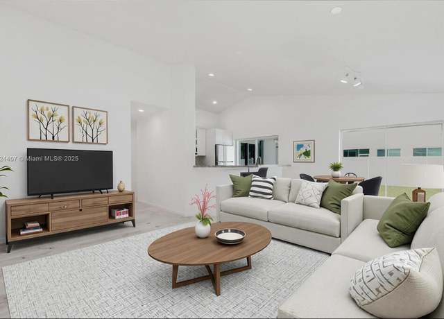 Property at 922 Falling Water Rd, Weston, FL 33326, 3 beds, 2 baths