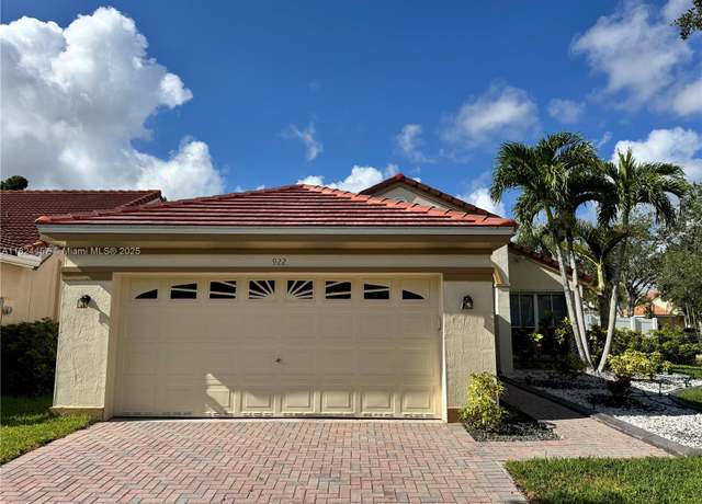 Property at 922 Falling Water Rd, Weston, FL 33326, 3 beds, 2 baths