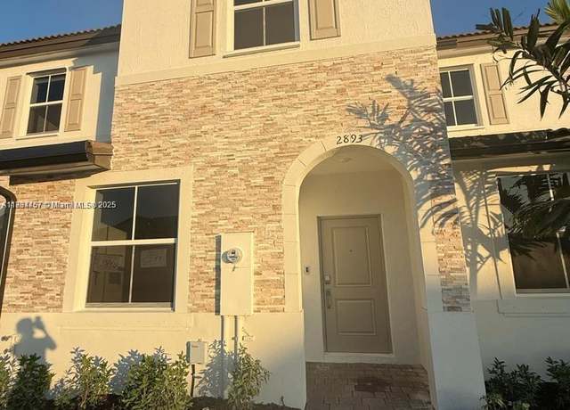 Property at 2893 SE 25 Rd #2893, Homestead, FL 33035, 3 beds, 2.5 baths