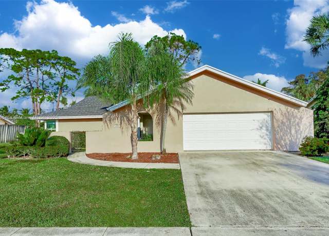 Property at 230 S Parkwood Dr S, Royal Palm Beach, FL 33411, 3 beds, 2 baths