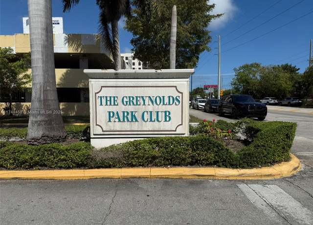 Property at 17890 W Dixie Hwy 106 Hwy #106, North Miami Beach, FL 33160, 3 beds, 2 baths