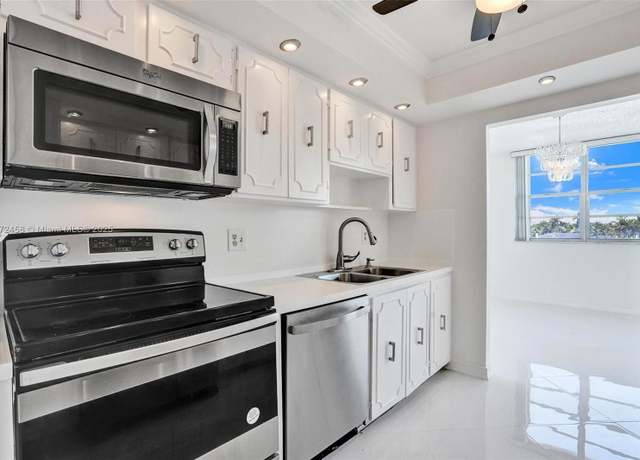 Property at 3113 S Ocean Dr #410, Hallandale Beach, FL 33009, 2 beds, 2 baths