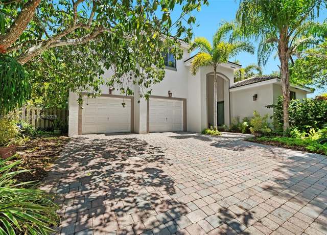 Property at 8205 SW 171st Ter, Palmetto Bay, FL 33157, 5 beds, 3.5 baths