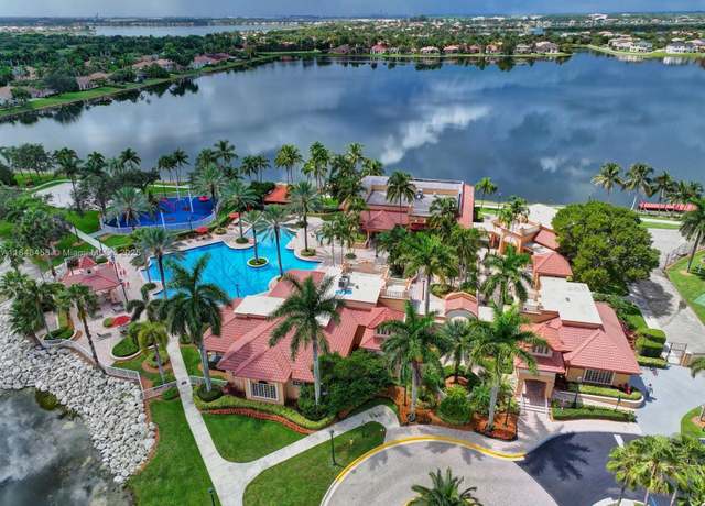 Property at 19459 SW 29th Ct, Miramar, FL 33029, 3 beds, 2.5 baths