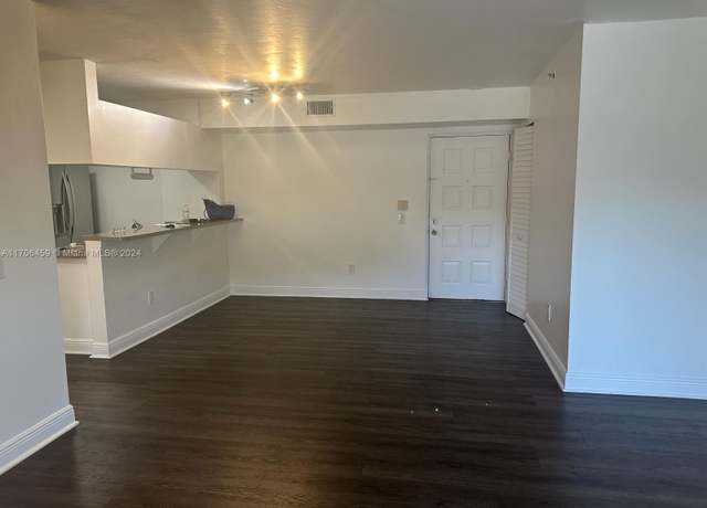 Property at 470 S Park Rd Unit 7-207, Hollywood, FL 33021, 3 beds, 2 baths
