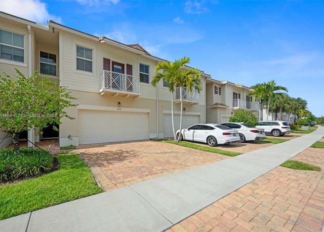 Property at 11941 Park Central #11941, Royal Palm Beach, FL 33411, 3 beds, 2.5 baths
