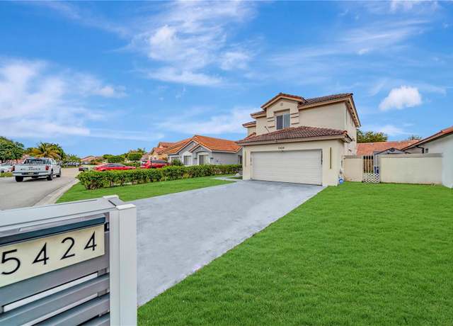 Property at 5424 NW 190th St, Miami Gardens, FL 33055, 5 beds, 3.5 baths