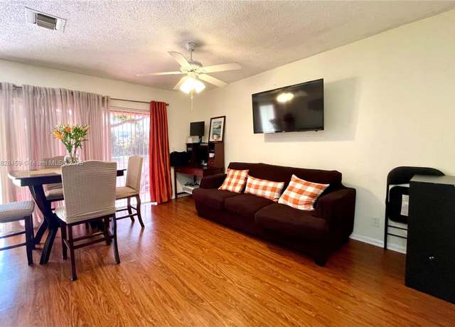 Property at 10152 Royal Palm Blvd Unit 502-B, Coral Springs, FL 33065, 3 beds, 2.5 baths
