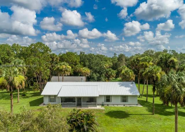 Property at 3631 6th Ave SE, Naples, FL 34117, 4 beds, 3 baths