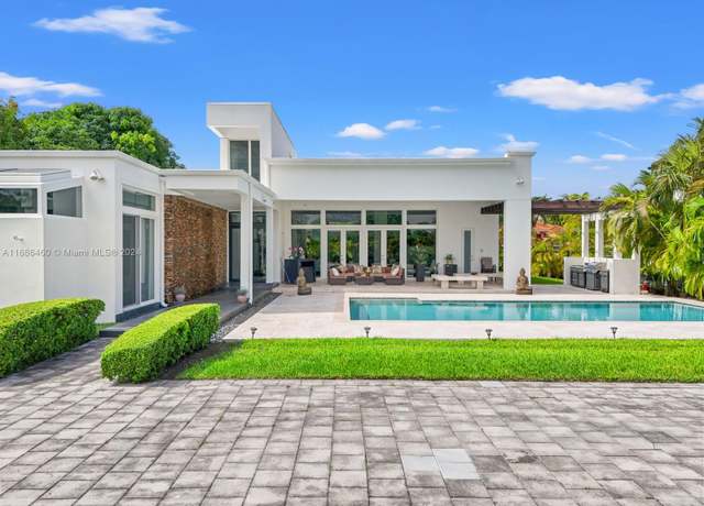 Property at 13601 SW 32nd St, Miami, FL 33175, 3 beds, 4 baths