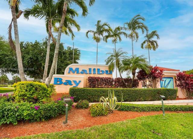 Property at 837 NW 208th Dr, Pembroke Pines, FL 33029, 3 beds, 2.5 baths
