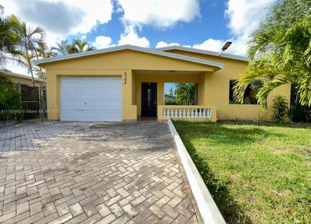 Property at 3105 SW 13th St, Fort Lauderdale, FL 33312, 4 beds, 2 baths
