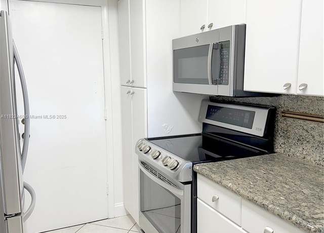 Property at Undisclosed address, Key Biscayne, FL 33149, 2 beds, 2 baths