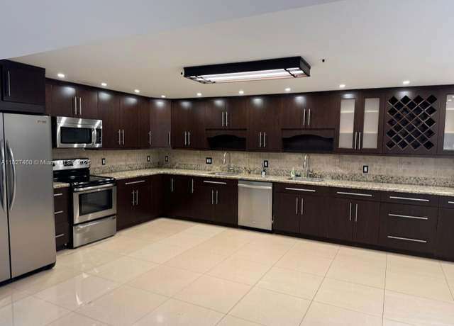 Property at 20401 NE 30th Ave Unit 124-8, Aventura, FL 33180, 3 beds, 2 baths