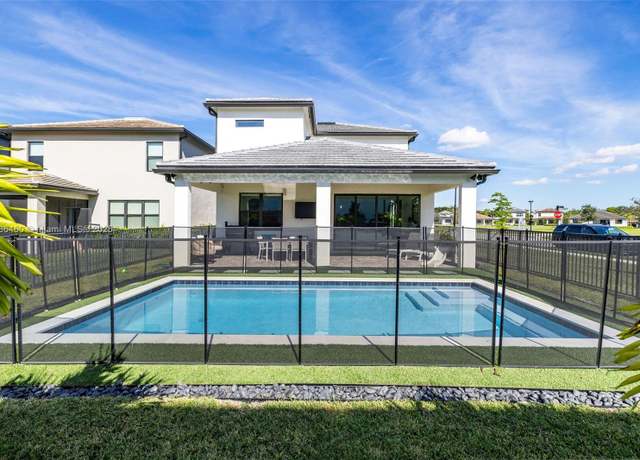 Property at 2414 Primrose Pl, Oakland Park, FL 33309, 4 beds, 3 baths